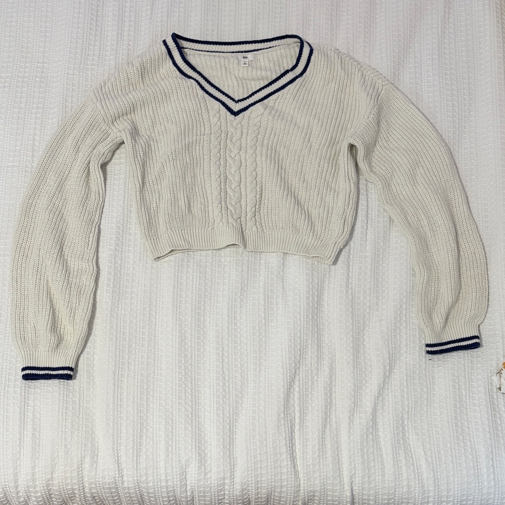 BP Cream V-Neck Cropped Sweater with Navy Trim